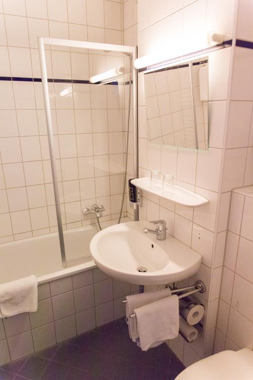 Hotel Cosima Vaterstetten Bilik gambar