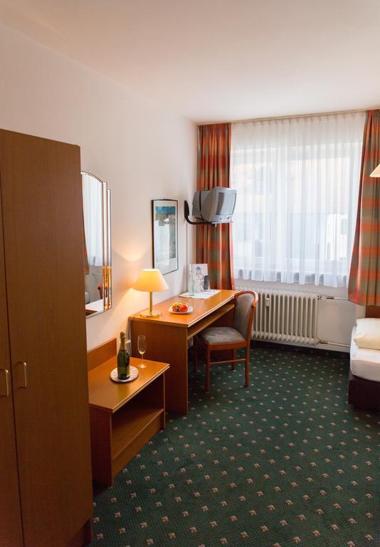 Hotel Cosima Vaterstetten Bilik gambar